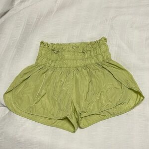 Green Athletic Shorts HR - Size S